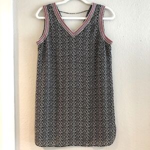 The Limited Black and White Sleeveless Tunic Blouse